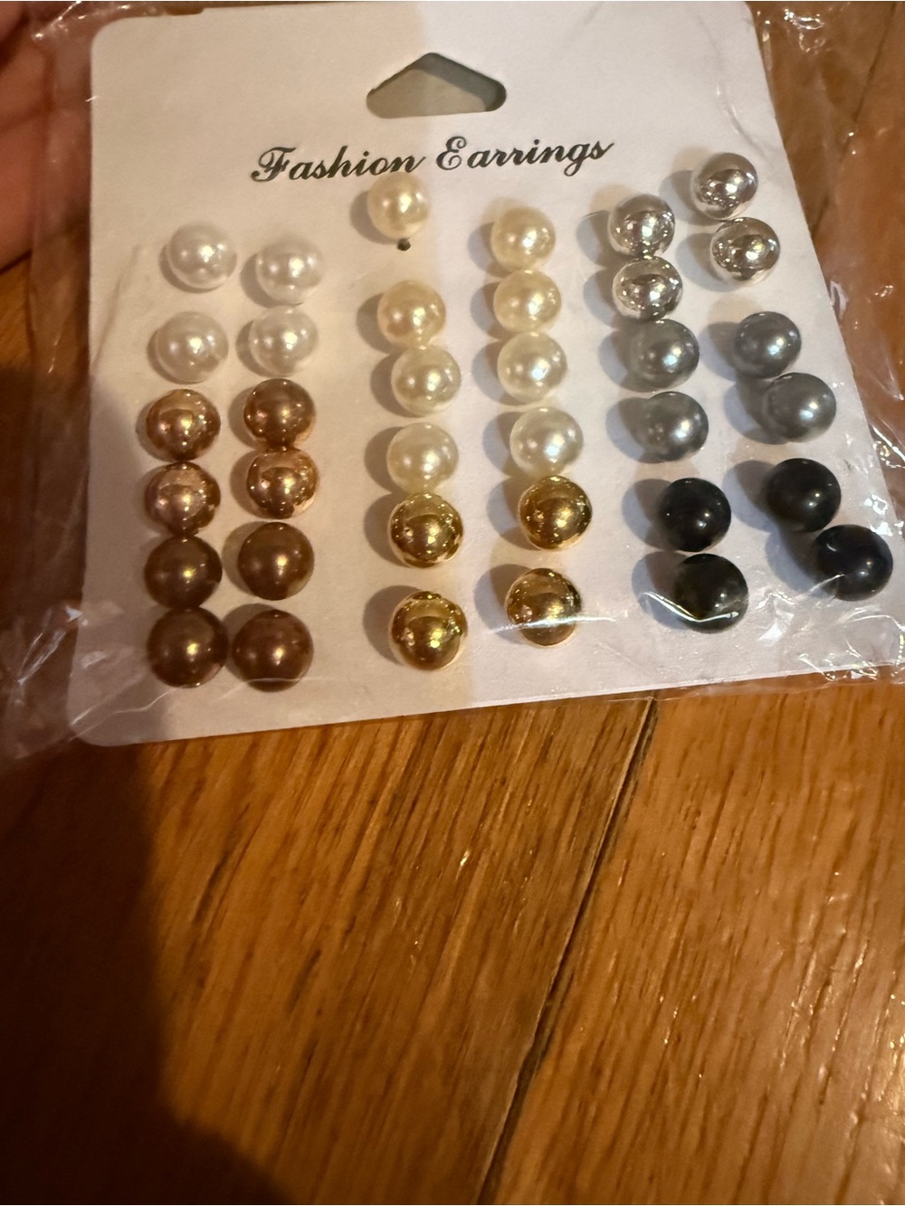 Multi-Color Pearl and Metallic Stud Set